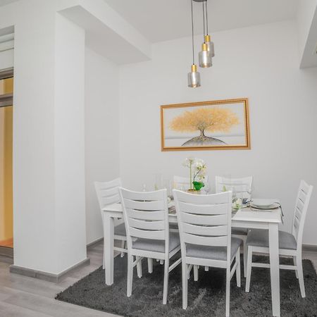 דובאי Route 66 Beach Hostel מראה חיצוני תמונה