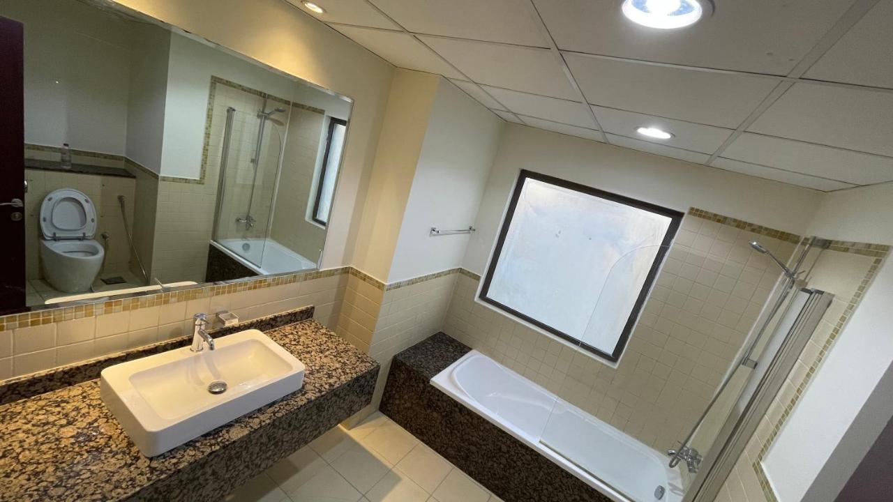 דובאי Route 66 Beach Hostel מראה חיצוני תמונה