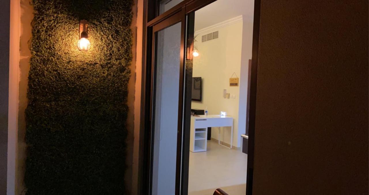 דובאי Route 66 Beach Hostel מראה חיצוני תמונה