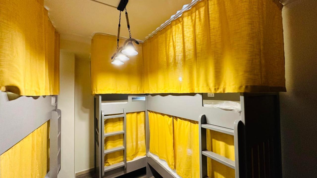 דובאי Route 66 Beach Hostel מראה חיצוני תמונה